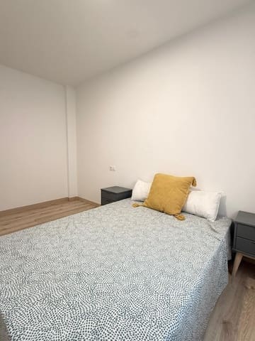 Piso de 1 habitación en Parque Victoria Eugenia, Málaga ciudad en venta con garaje - 230.000 € (Ref: 9778251)