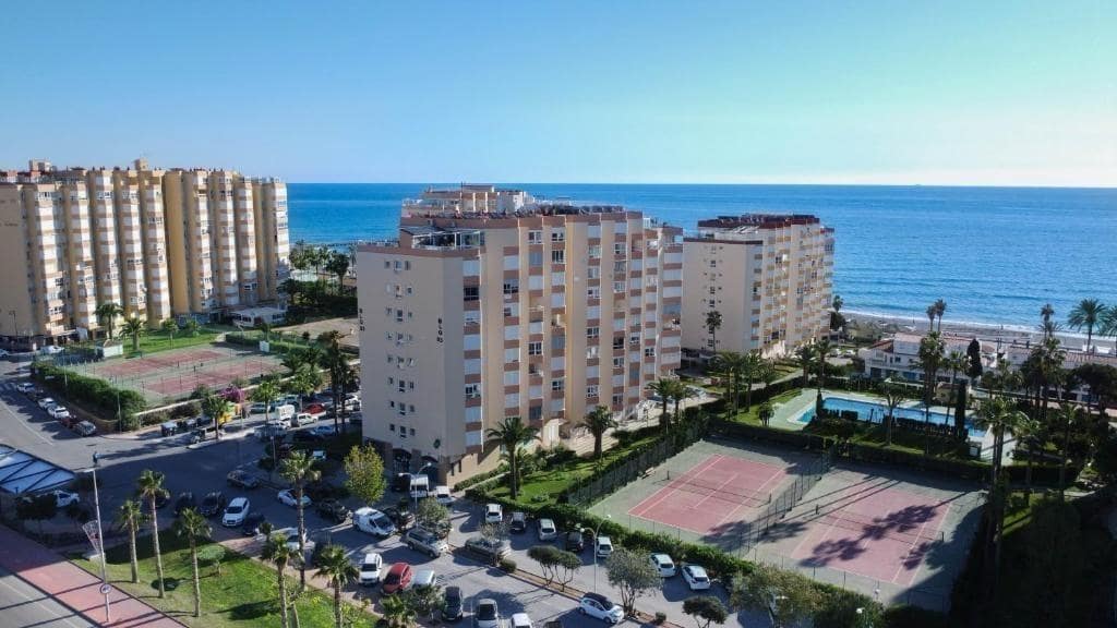 1 chambre Appartement à vendre à Torrox-Costa avec piscine - 209 000 € (Ref: 9820590)
