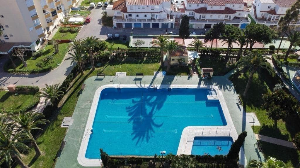 1 chambre Appartement à vendre à Torrox-Costa avec piscine - 209 000 € (Ref: 9820590)
