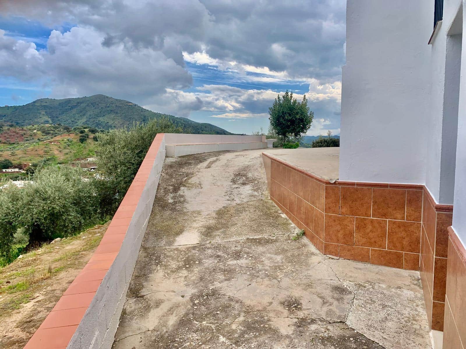 6 bedroom Finca/Country House for sale in Almogia with garage - € 320,000 (Ref: 9820593)