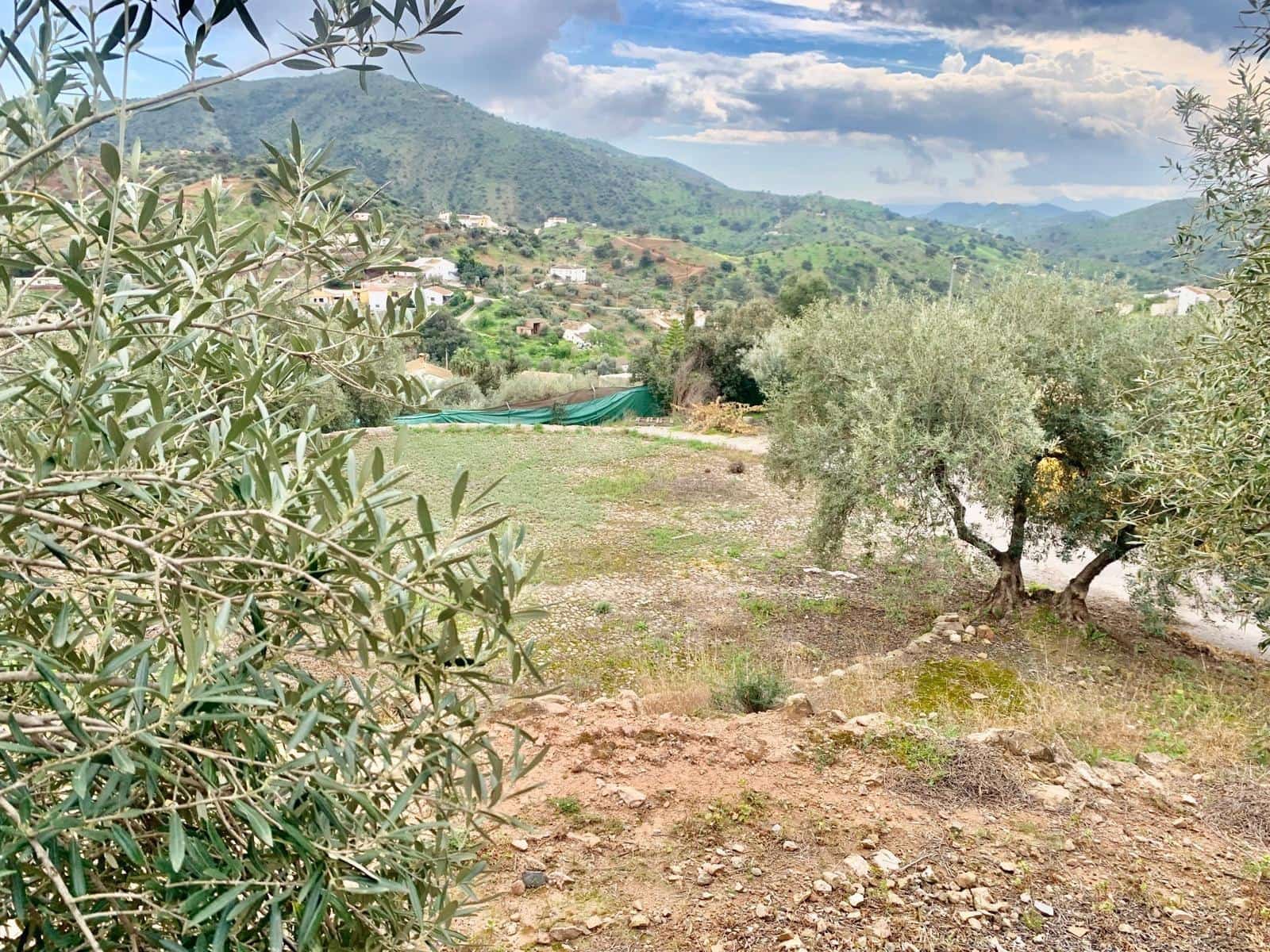 6 bedroom Finca/Country House for sale in Almogia with garage - € 320,000 (Ref: 9820593)