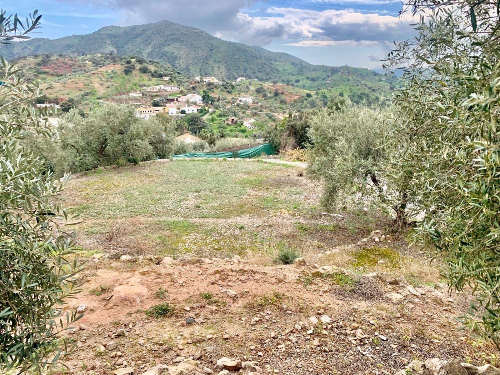 6 bedroom Finca/Country House for sale in Almogia with garage - € 320,000 (Ref: 9820593)