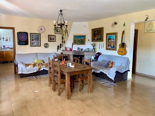4 soveværelse Villa til salg i Canillas de Aceituno med garage - € 270.000 (Ref: 9820594)