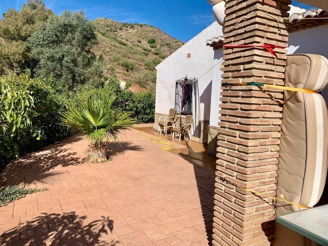 4 soveværelse Villa til salg i Canillas de Aceituno med garage - € 270.000 (Ref: 9820594)