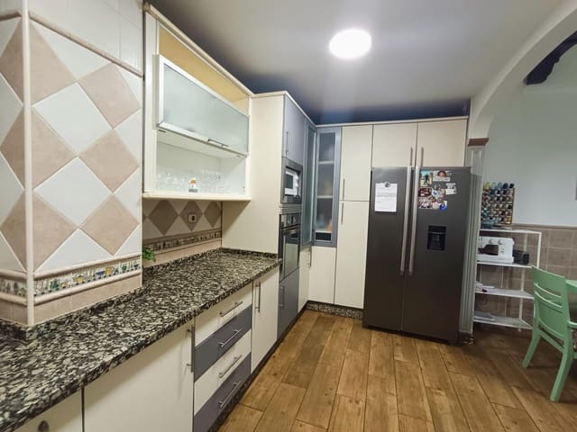 6 chambre Maison de Ville à vendre à Malaga ville - 510 000 € (Ref: 9829253)