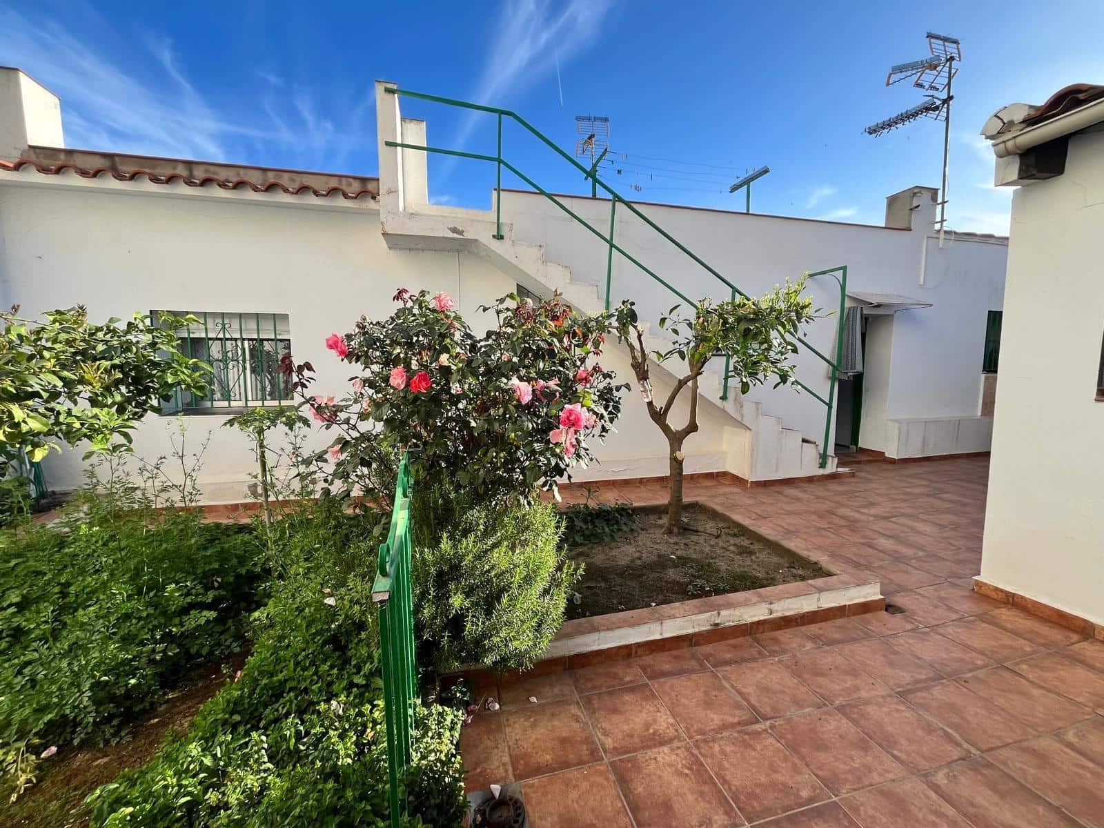 4 chambre Villa/Maison Mitoyenne à vendre à Malaga ville - 600 000 € (Ref: 9831604)