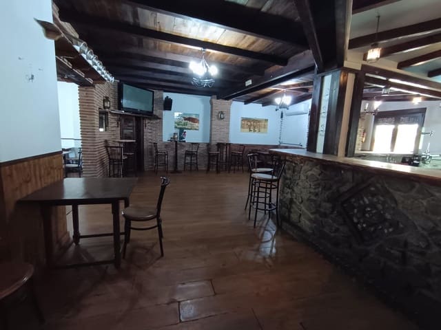 1 soverom Bedrift til leie i Canillas de Aceituno - € 700 (Ref: 9833729)