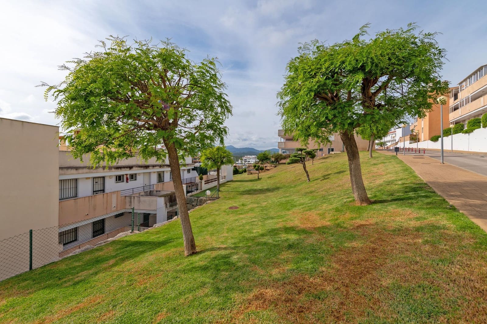 2 bedroom Flat for sale in Casares with pool garage - € 260,000 (Ref: 9836311)