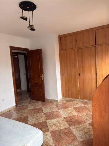 3 bedroom Flat for sale in Cruz de Humilladero, Málaga city - € 280,000 (Ref: 9836312)
