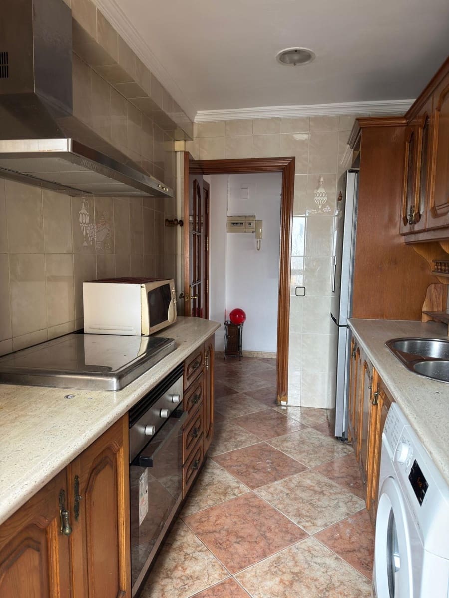 3 bedroom Flat for sale in Malaga city - € 280,000 (Ref: 9836312)