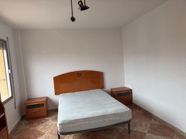 3 bedroom Flat for sale in Cruz de Humilladero, Málaga city - € 280,000 (Ref: 9836312)