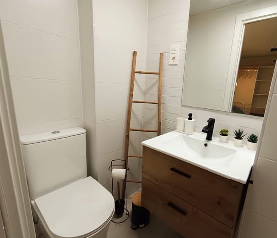 Erhverv til salg i Vélez-Málaga med swimmingpool - € 163.900 (Ref: 9855545)