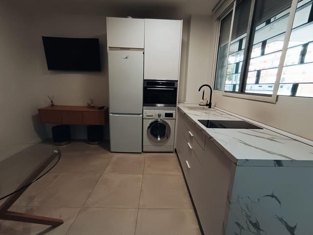 Erhverv til salg i Vélez-Málaga med swimmingpool - € 163.900 (Ref: 9855545)