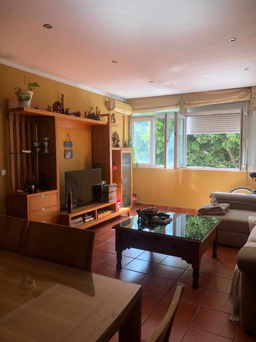 4 bedroom Flat for sale in Malaga city - € 370,000 (Ref: 9873596)