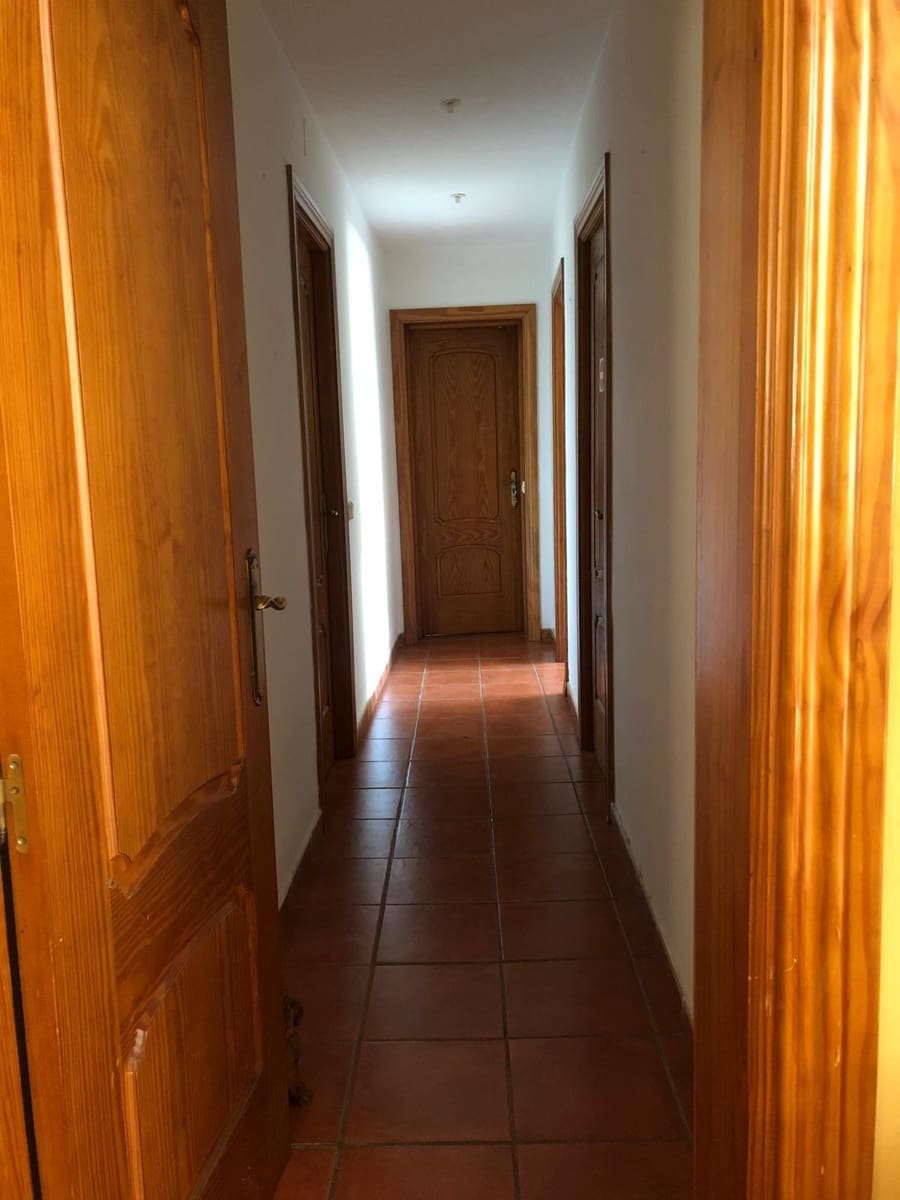 4 bedroom Flat for sale in Malaga city - € 370,000 (Ref: 9873596)