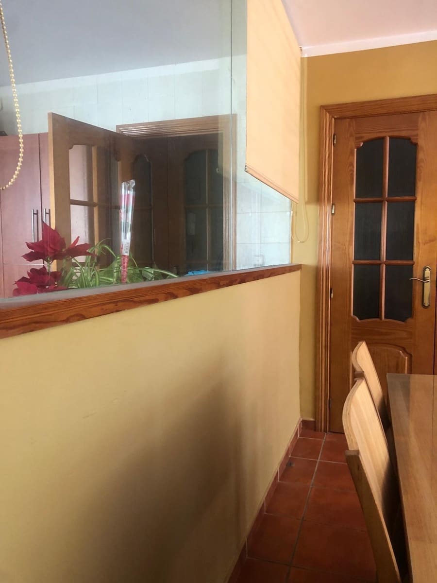 4 bedroom Flat for sale in Malaga city - € 370,000 (Ref: 9873596)