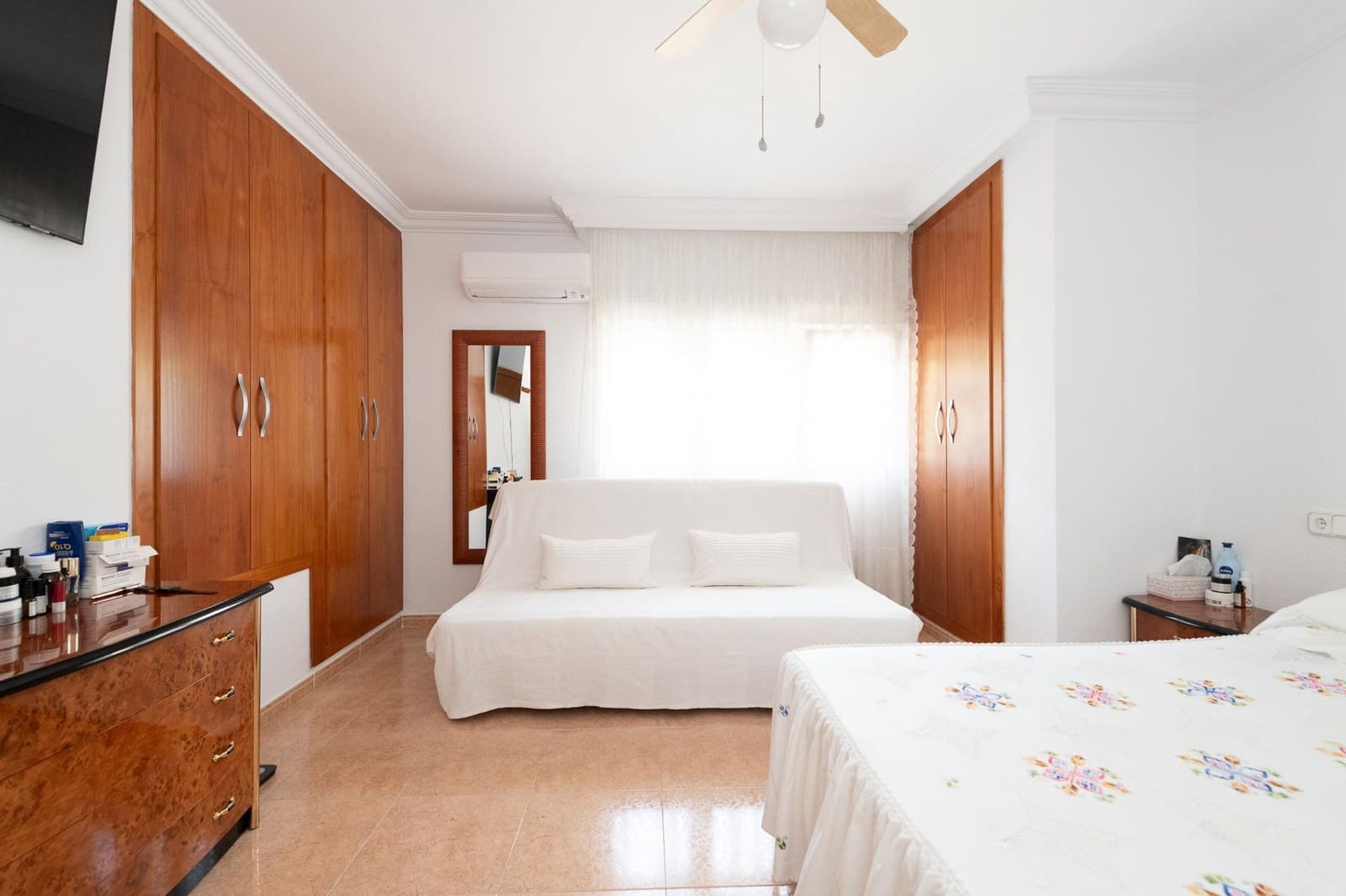2 slaapkamer Appartement te koop in Malaga stad met garage - € 365.000 (Ref: 9873597)