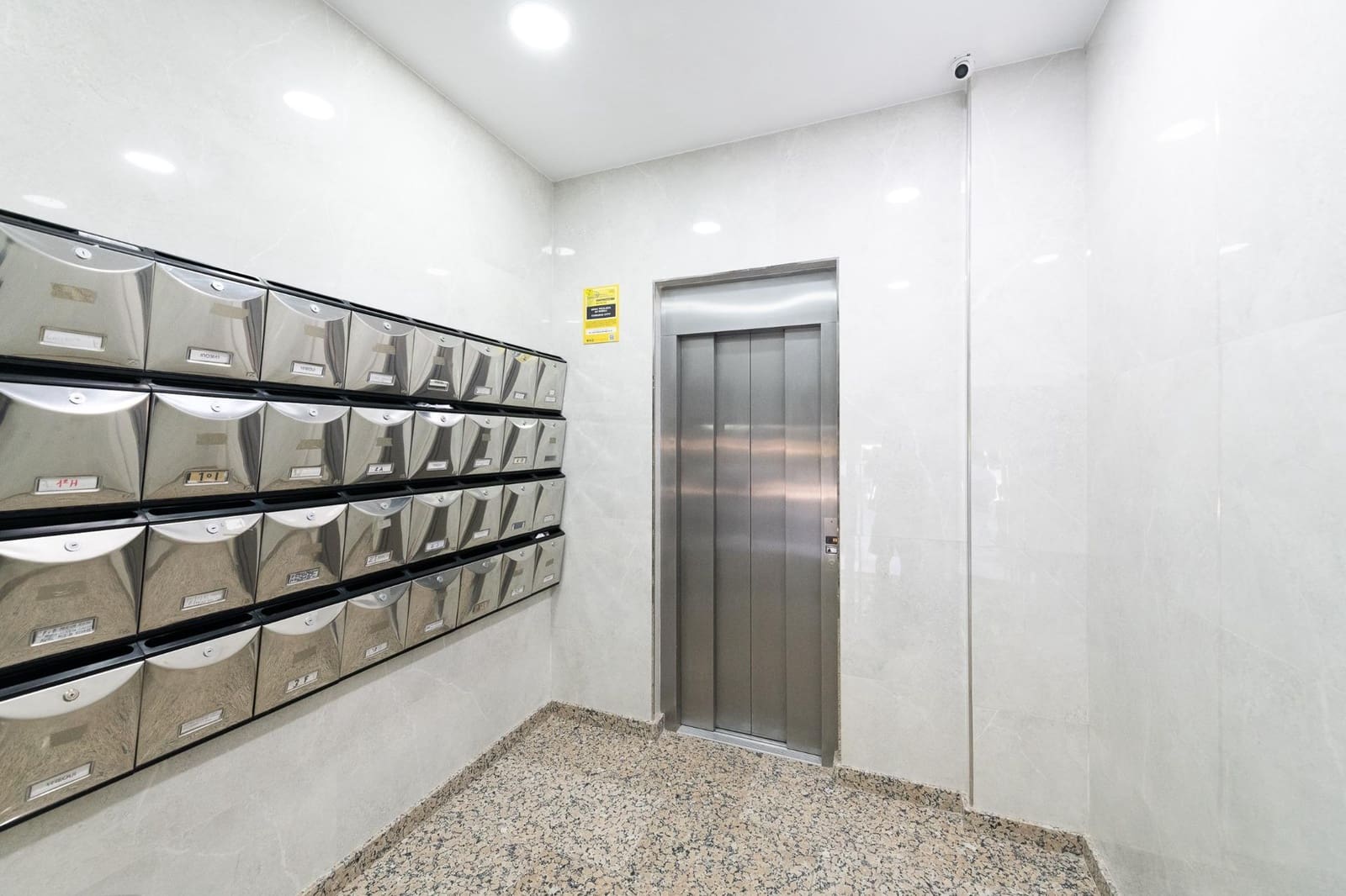 2 slaapkamer Appartement te koop in Malaga stad met garage - € 365.000 (Ref: 9873597)