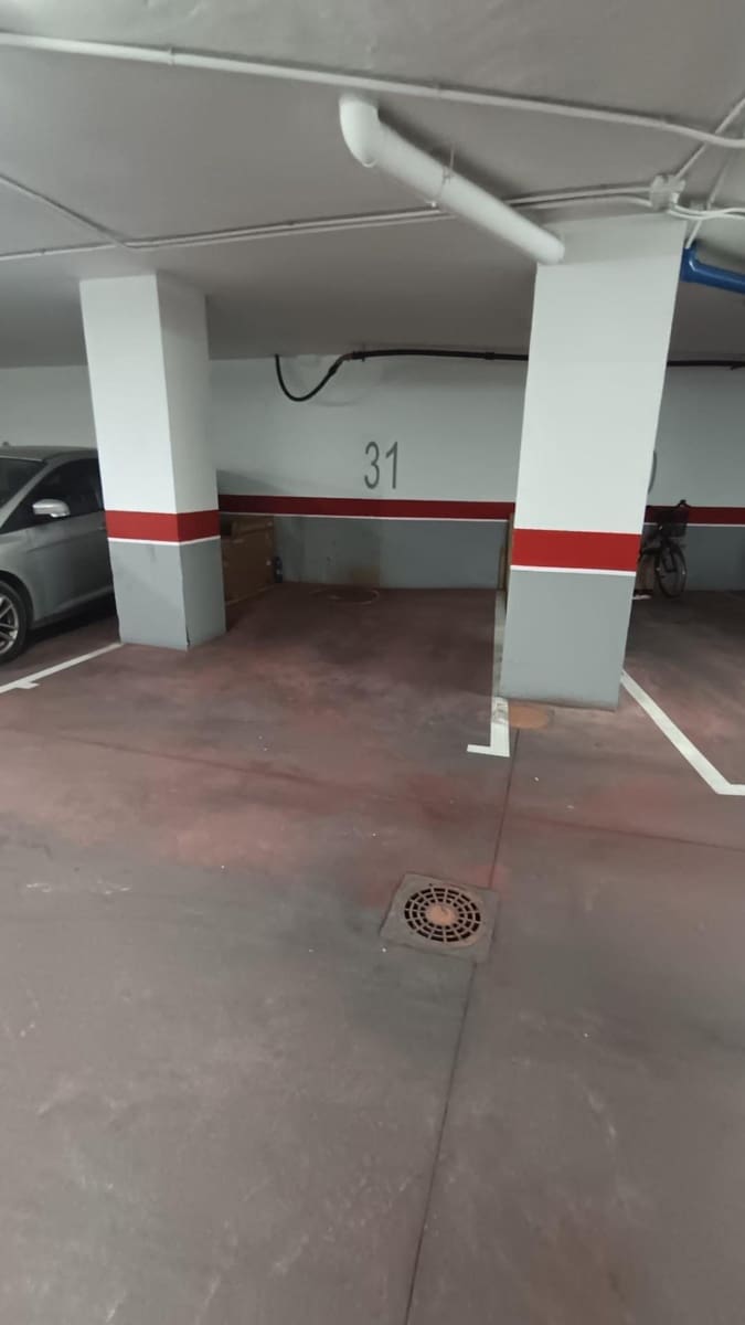 Garage til salg i Malaga by - € 20.000 (Ref: 9975508)