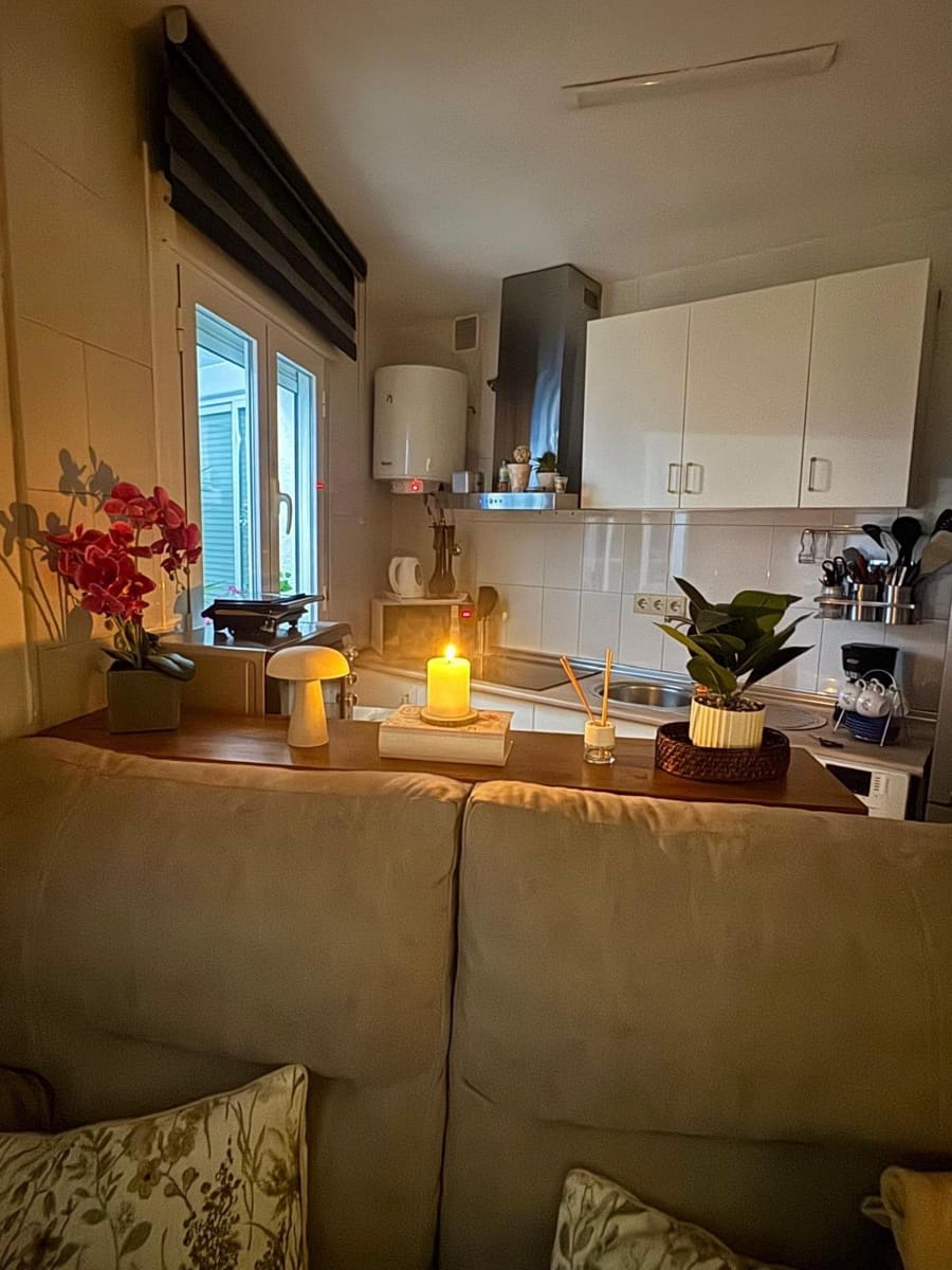 Studio att hyra i Chilches med garage - 850 € (Ref: 9983075)