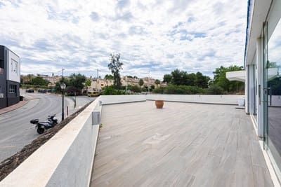 Kattohuoneisto lomavuokrausta paikassa Marbella mukana 
autotalli - 4 000 € (Ref: 693300)