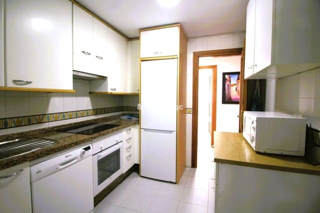 Ranta-asunto vuokrattavana paikassa Estepona mukana uima-altaan 
autotalli - 2 200 € (Ref: 693310)