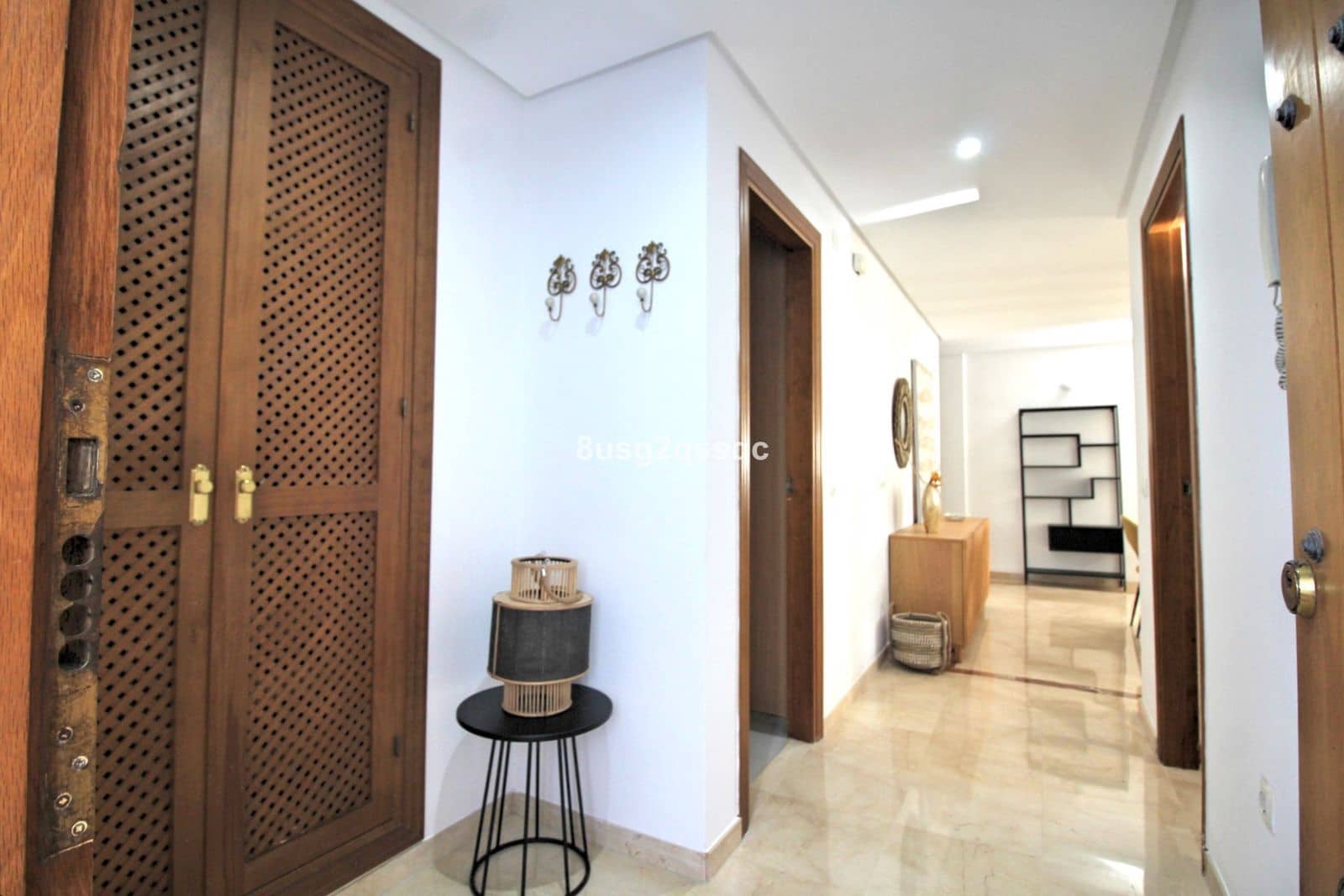 Beach Apartment for rent in Estepona with pool garage - € 2,200 (Ref: 693310)