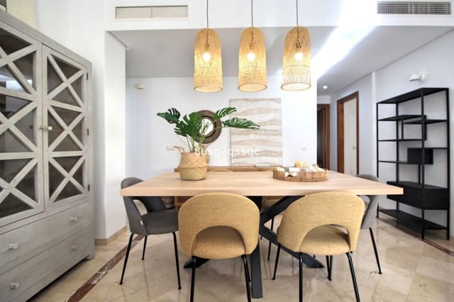 Ranta-asunto vuokrattavana paikassa Estepona mukana uima-altaan 
autotalli - 2 200 € (Ref: 693310)