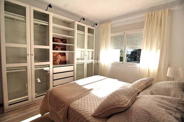 Ranta-asunto vuokrattavana paikassa Estepona mukana uima-altaan 
autotalli - 2 200 € (Ref: 693310)