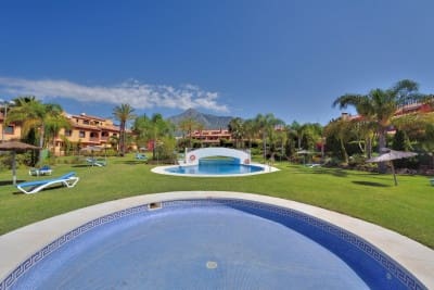 3 soveværelse Byhus til leje i Lomas De Marbella med swimmingpool garage - € 3.500 (Ref: 693323)