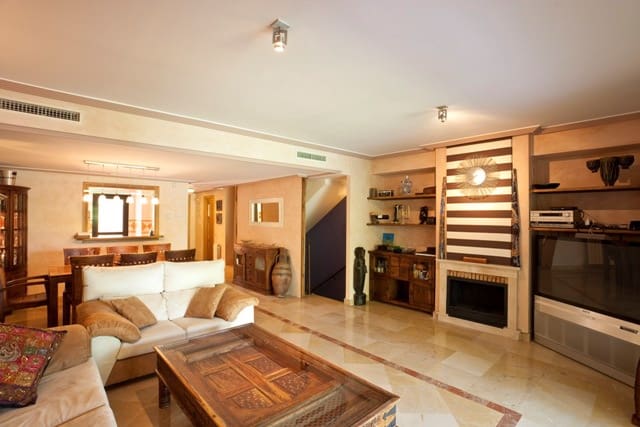 3 camera da letto Casa da affittare in Lomas De Marbella, Marbella con piscina garage - 3.500 € (Rif: 693323)