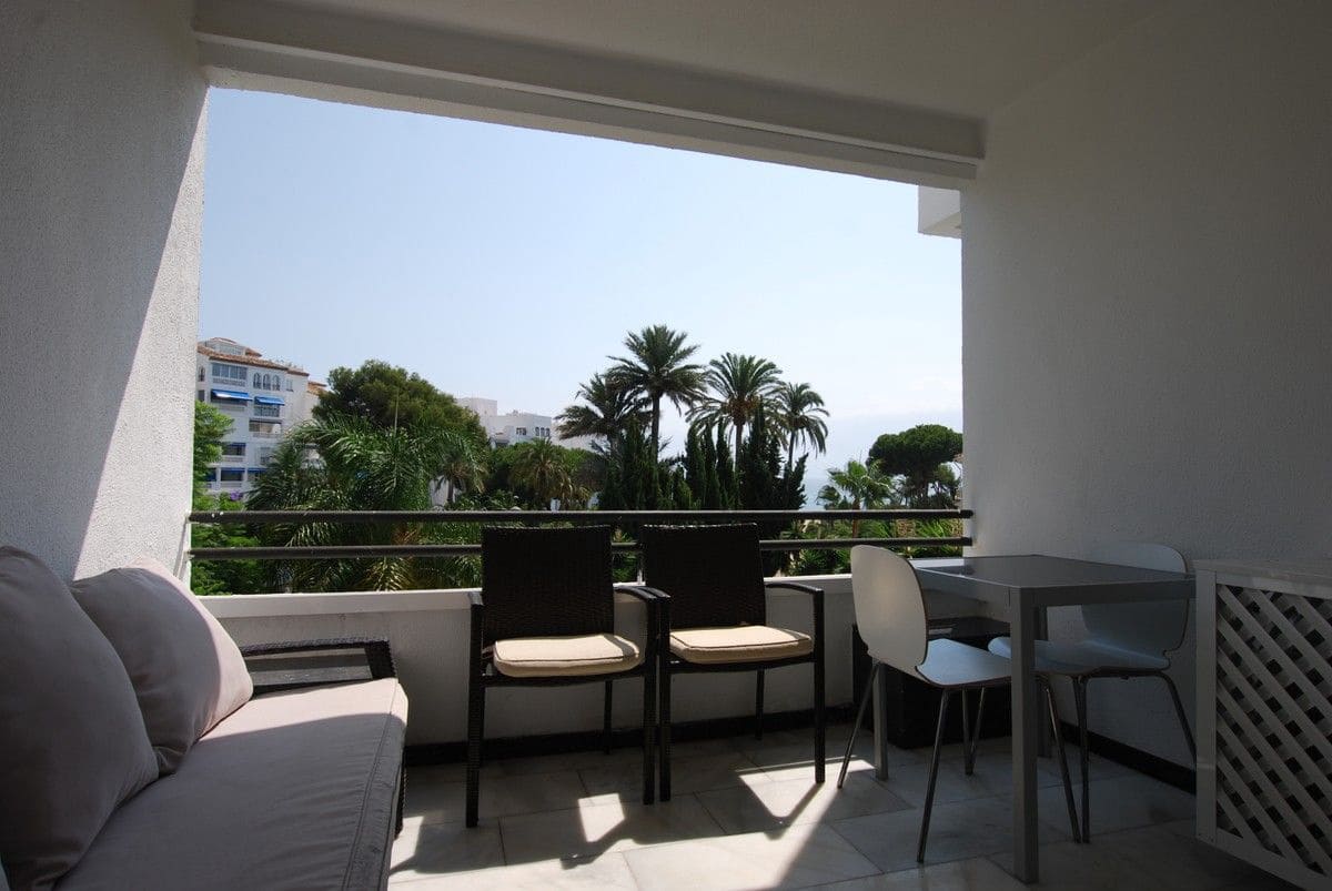 Loft til salg i Puerto Banus med swimmingpool - € 225.000 (Ref: 693324)