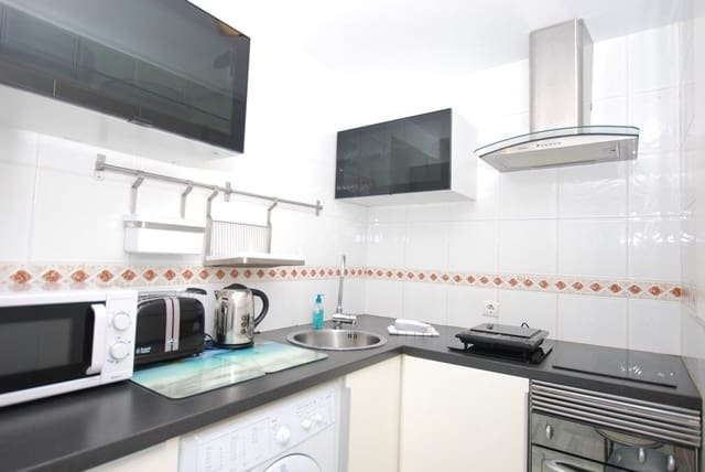 Loft til salgs i Puerto Banus, Marbella med svømmebasseng - € 225 000 (Ref: 693324)