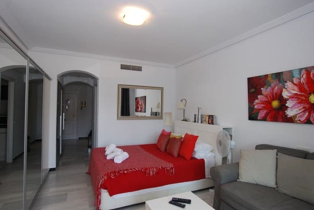 Loft til salgs i Puerto Banus, Marbella med svømmebasseng - € 225 000 (Ref: 693324)
