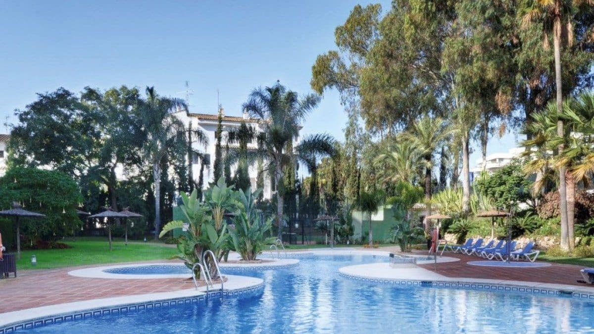 Loft til salg i Puerto Banus med swimmingpool - € 225.000 (Ref: 693324)