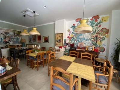 4 soveværelse Erhverv til leje i Nueva Andalucia med swimmingpool - € 4.000 (Ref: 693328)