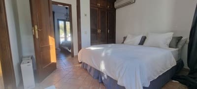 2 soveværelse Byhus til leje i Marbella med swimmingpool garage - € 1.600 (Ref: 693336)