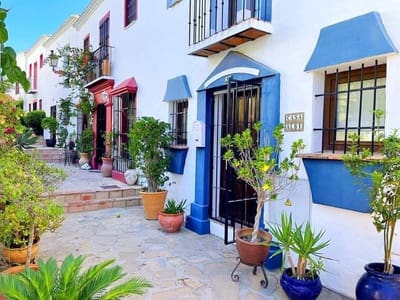 2 makuuhuone Omakotitalo vuokrattavana paikassa Marbella mukana uima-altaan 
autotalli - 1 600 € (Ref: 693336)