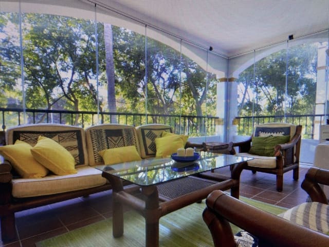 1 chambre Appartement de Plage à vendre à Marbella avec piscine garage - 255 000 € (Ref: 693348)