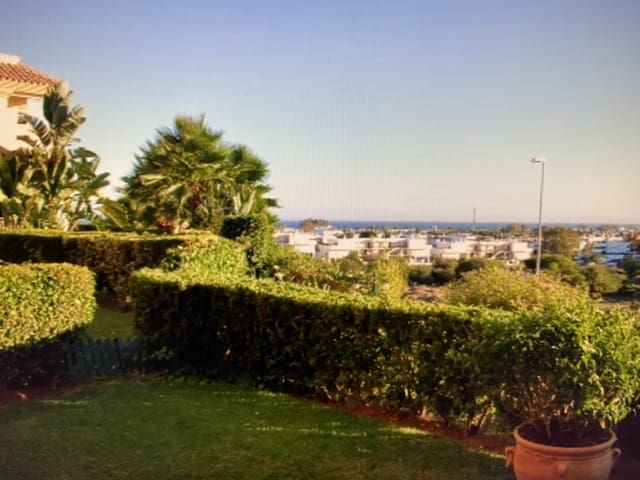 2 bedroom Beach Apartment for rent in Marbesa, Marbella with pool garage - € 1,800 (Ref: 693349)