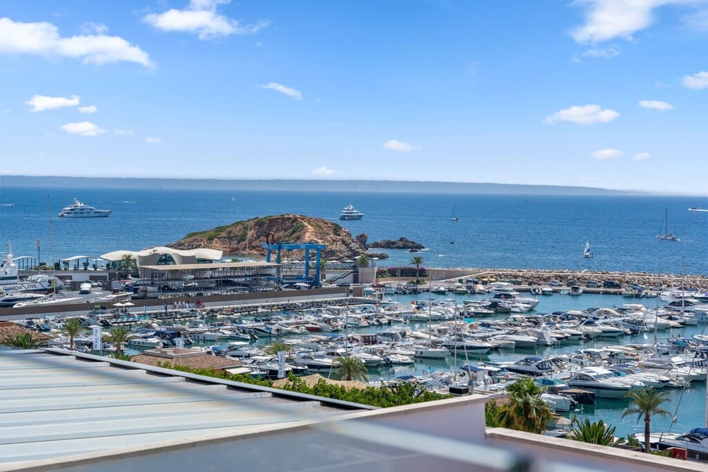 3 quarto Apartamento para venda em Puerto Portals com piscina garagem - 3 300 000 € (Ref: 10005210)