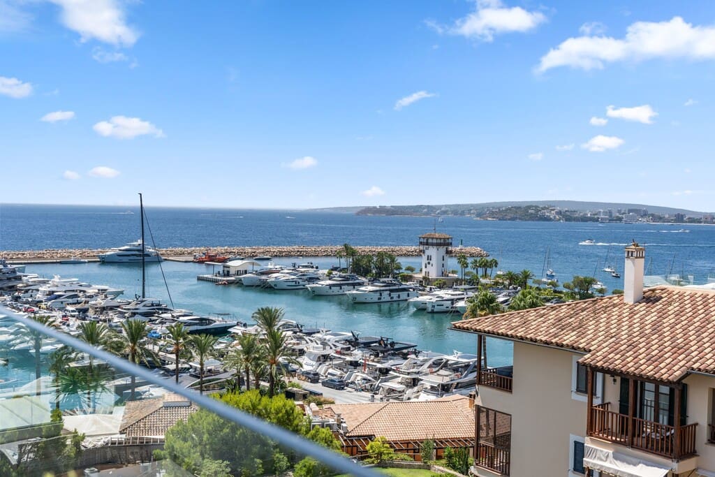 3 quarto Apartamento para venda em Puerto Portals com piscina garagem - 3 300 000 € (Ref: 10005210)