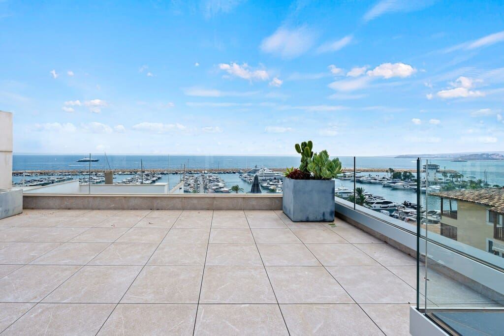 3 quarto Apartamento para venda em Puerto Portals com piscina garagem - 3 300 000 € (Ref: 10005210)