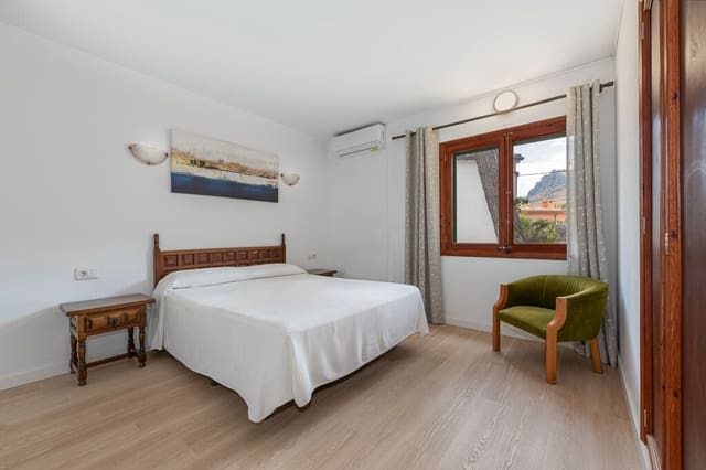 4 sypialnia Willa na sprzedaż w Cala San Vicente / Cala Sant Vicenç, Pollensa / Pollença z basenem garażem - 920 000 € (Ref: 10023668)