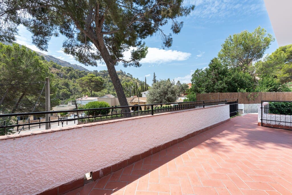 Chalet de 4 habitaciones en Cala San Vicente / Cala Sant Vicenç en venta con piscina garaje - 920.000 € (Ref: 10023668)