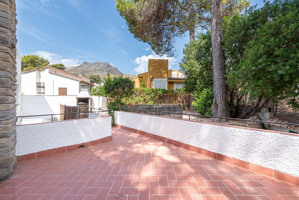 Chalet de 4 habitaciones en Cala San Vicente / Cala Sant Vicenç en venta con piscina garaje - 920.000 € (Ref: 10023668)