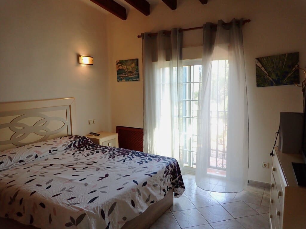 6 bedroom Finca/Country House for sale in Cala Llonga with pool garage - € 2,625,000 (Ref: 10026924)
