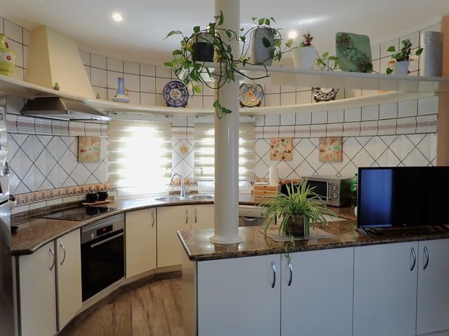 6 bedroom Finca/Country House for sale in Cala Llonga, Santa Eulalia / Santa Eularia with pool garage - € 2,625,000 (Ref: 10026924)