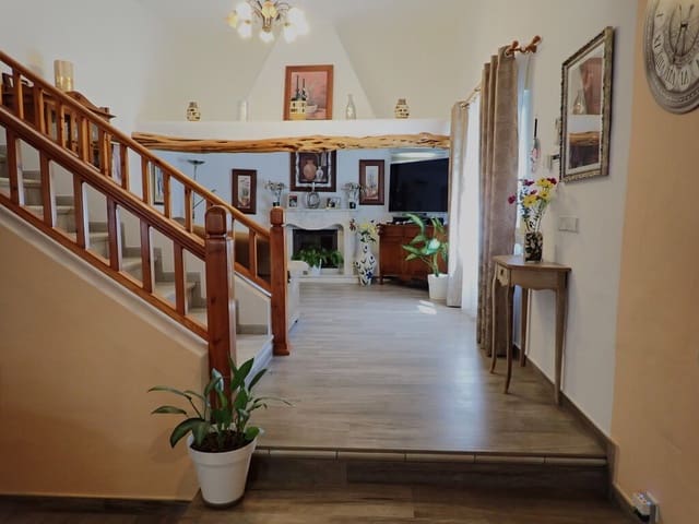 6 bedroom Finca/Country House for sale in Cala Llonga, Santa Eulalia / Santa Eularia with pool garage - € 2,625,000 (Ref: 10026924)