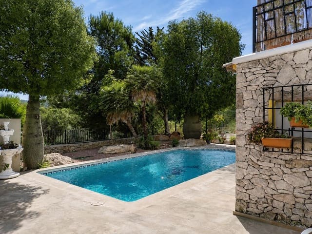 6 bedroom Finca/Country House for sale in Cala Llonga, Santa Eulalia / Santa Eularia with pool garage - € 2,625,000 (Ref: 10026924)
